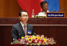 ລັດຖະມົນຕີ ອຄ ຊີ້ແຈງກ່ຽວກັບບັນຫາ ການຫັນເປັນອຸດສາຫະກຳ