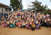 ທ່ານ ນາງ ປານີ ຢາທໍ່ຕູ້ ຮອງປະທານປະເທດ ເດິນທາງມາຢ້ຽມຢາມ ແລະ ເຮັດວຽກຢູ່ແຂວງຫົວພັນ