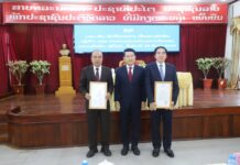 ມອບ-ຮັບ ໜ້າທີ່ເຈົ້າແຂວງຫົວພັນຜູ້ເກົ່າ ແລະ ປະທານຄະນະກຳມະການປົກຄອງແຂວງຜູ້ໃໝ່