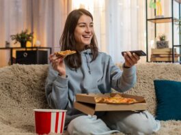 ອັງກິດ ຫ້າມໂຄສະນາອາຫານຈານດ່ວນໃນເວລາກາງເວັນ